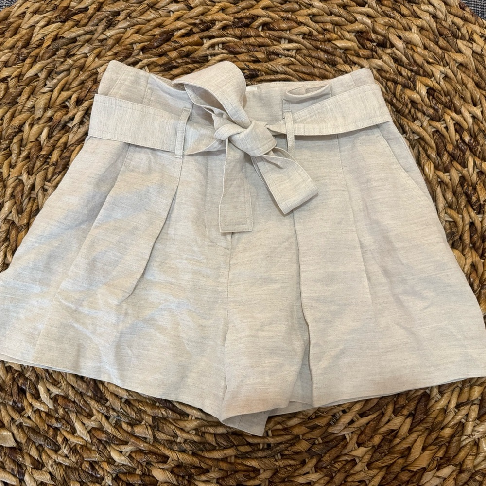 Aritzia Wilfred Linen Tie Shorts in Natural Ecru, Size 4